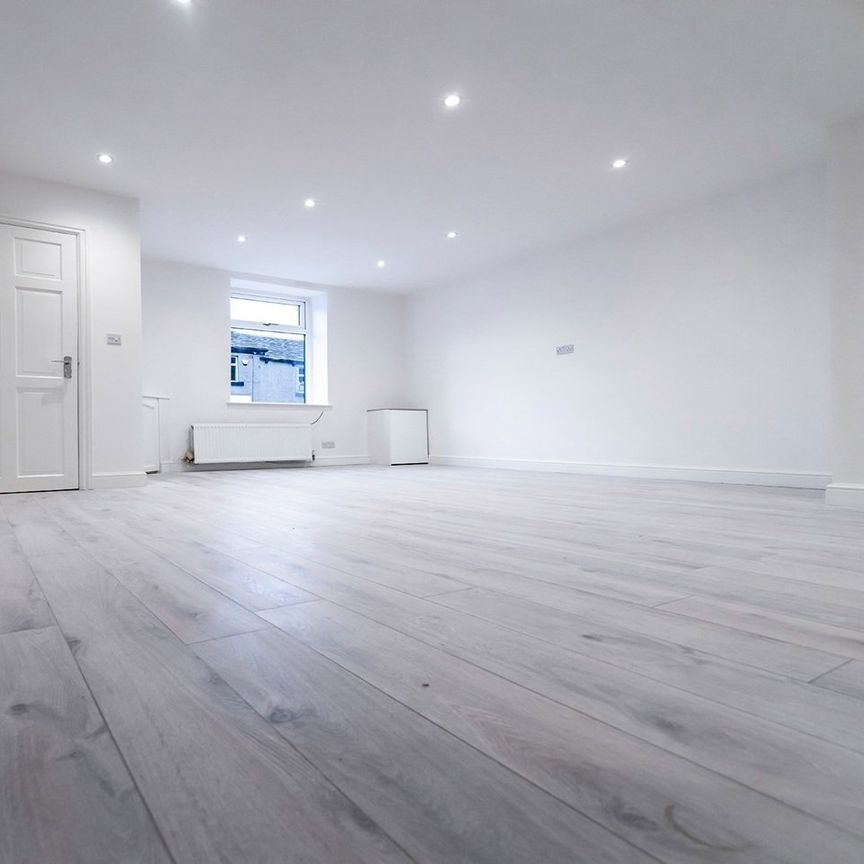 Room in a Shared House, Capstone Road, BR1 - Photo 1