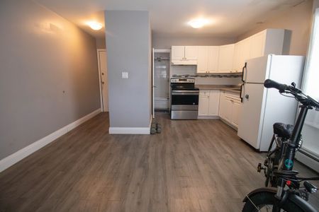 COZY BACHELOR APARTMENT IN THOROLD!! - Photo 3