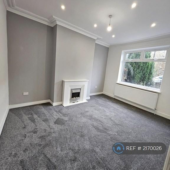 4 bedroom terraced house to rent - Photo 1