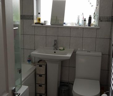 1 bedroom in a house share to rent - Photo 6