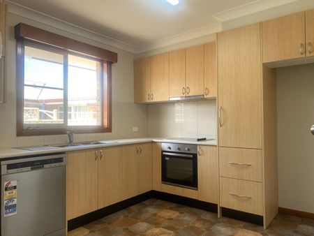 3/8 Speare Avenue, 2350, Armidale Nsw - Photo 5