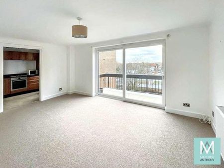 Grand Avenue, Worthing, BN11 - Photo 3