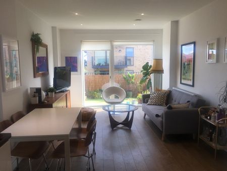 2 Bed Flat, Atkins Square, E8 - Photo 2