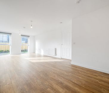 2 bedroom terraced property to rent - Photo 3