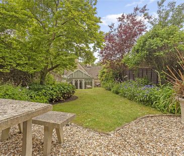 Charming chocolate box Cotswolds cottage in Lower Swell. - Photo 6