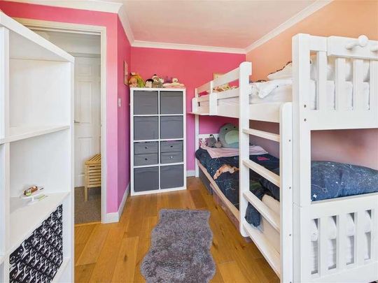 West Grove, Hersham, Walton-on-thames, KT12 - Photo 1