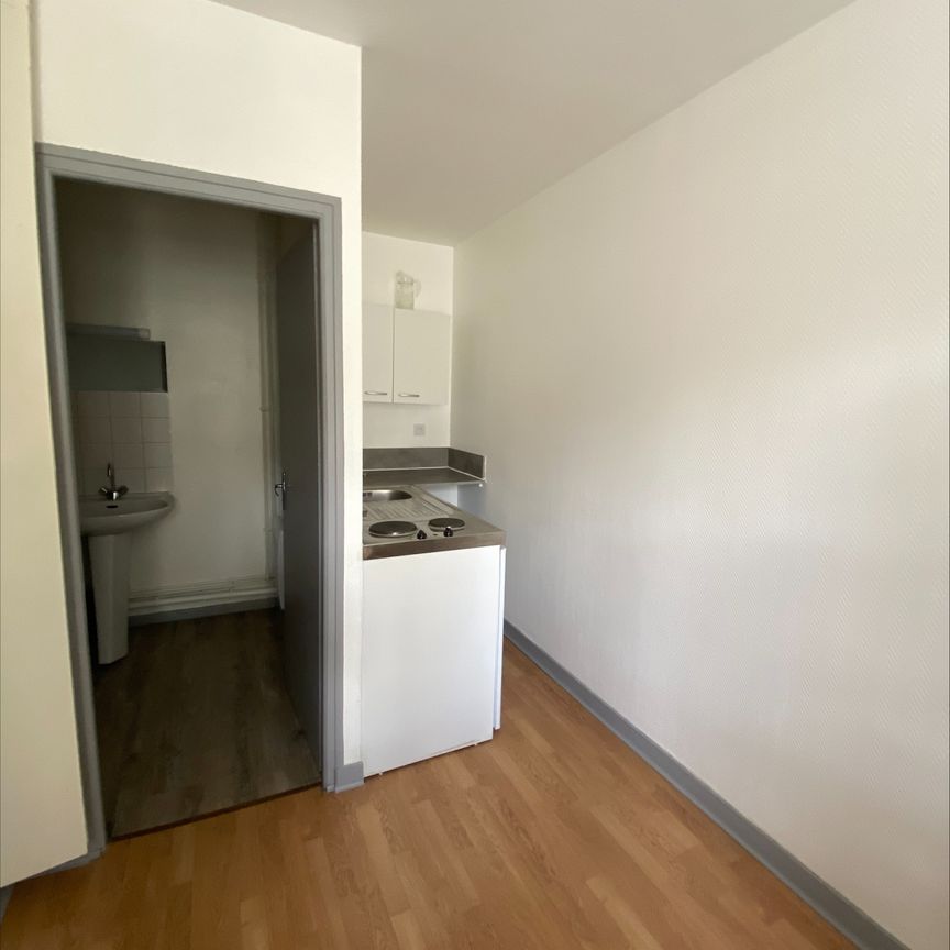 Location Appartement 19m² POITIERS 86000 - Photo 1