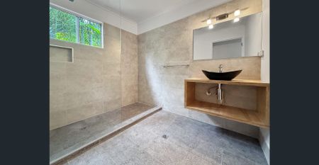 Spacious Family Home - Photo 5