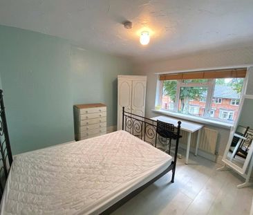 6 bedroom end of terrace house to rent - Photo 4