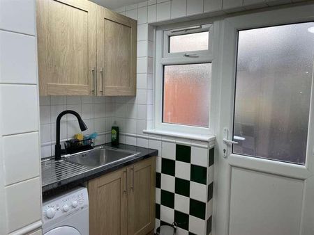 Martindale Road, Hounslow, TW4 - Photo 3