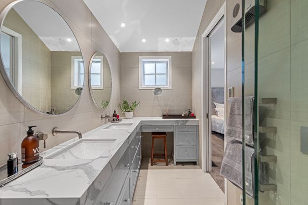 Milford stunner - Photo 1