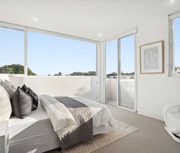 Coastal Penthouse Lifestyle - Photo 3