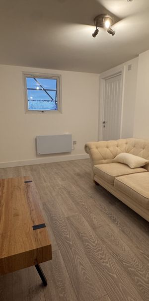 monthermer road, Cardiff - Photo 1