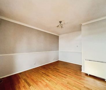 St Johns Mews, Corringham, SS17 - Photo 3