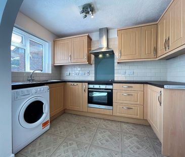 3 bedroom semi-detached house to rent - Photo 6