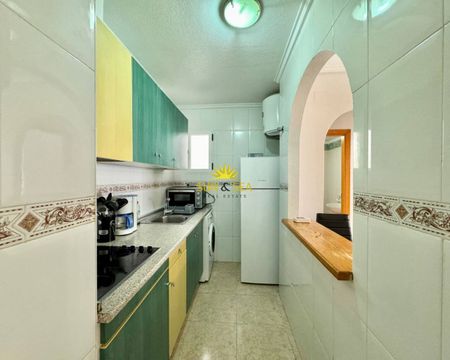 2 BEDROOM APARTMENT - TORREVIEJA - Photo 4