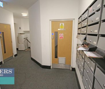 1 bedroom Flat To Let - Photo 3