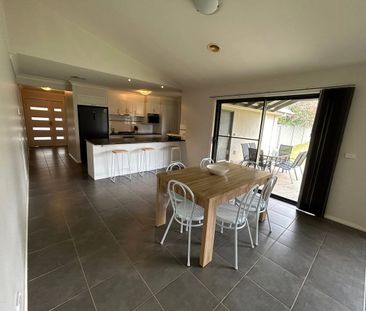 5 Honeyeater Circuit, Thurgoona, NSW 2640 - Photo 1