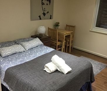 Studio Flat, Willesden Green, NW2 - Photo 3