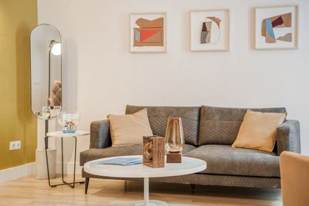 Carrer de Sepúlveda, Barcelona, Catalonia 08015 - Photo 2