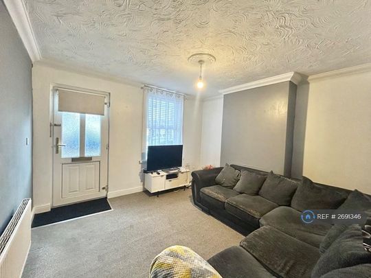 2 bedroom terraced house to rent - Photo 1