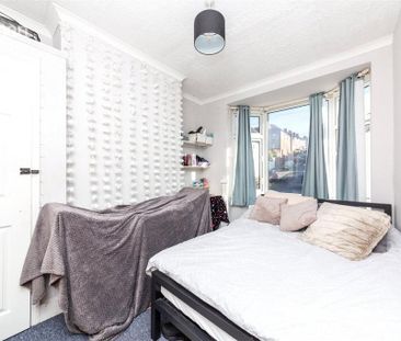 4 bedroom terraced house to rent - Photo 6