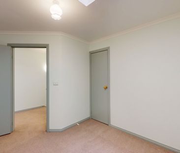 Spacious four-bedroom townhouse in a prime Carlton location - Photo 3
