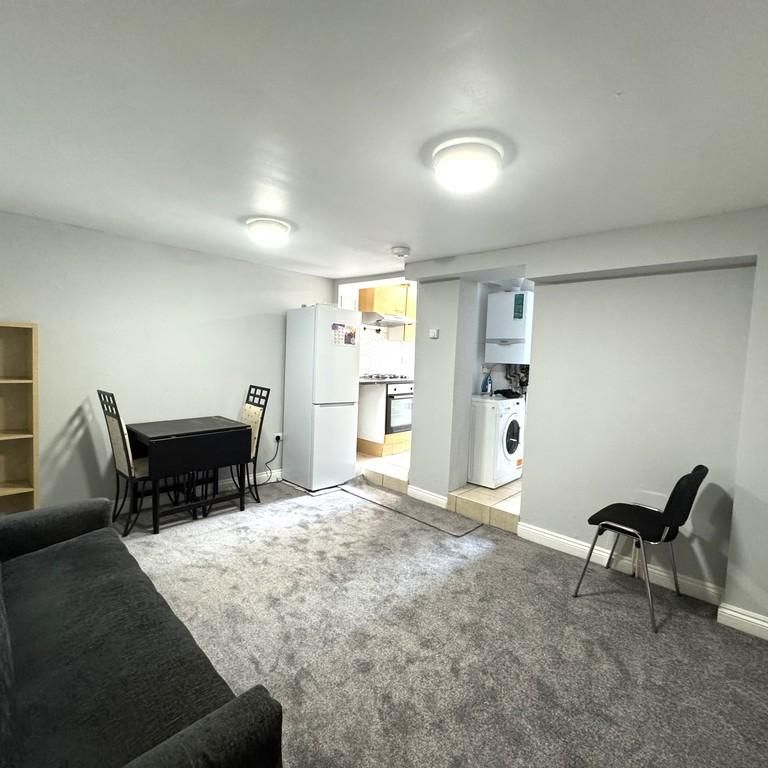 1 bedroom flat to rent - Photo 1