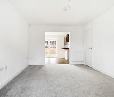 3 bedroom semi-detached house to rent - Photo 6