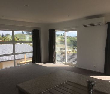 Looking for a modern low maintenance home? - Photo 5