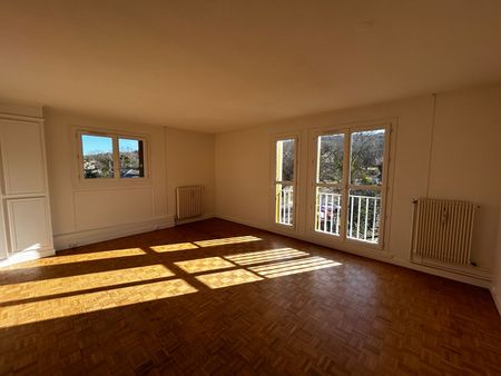 Location Appartement 3 pièces 69m² - Photo 2