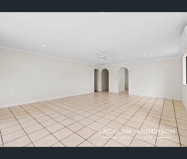 Freshly Renovated Family Home – Walk to the Beach! - Photo 1