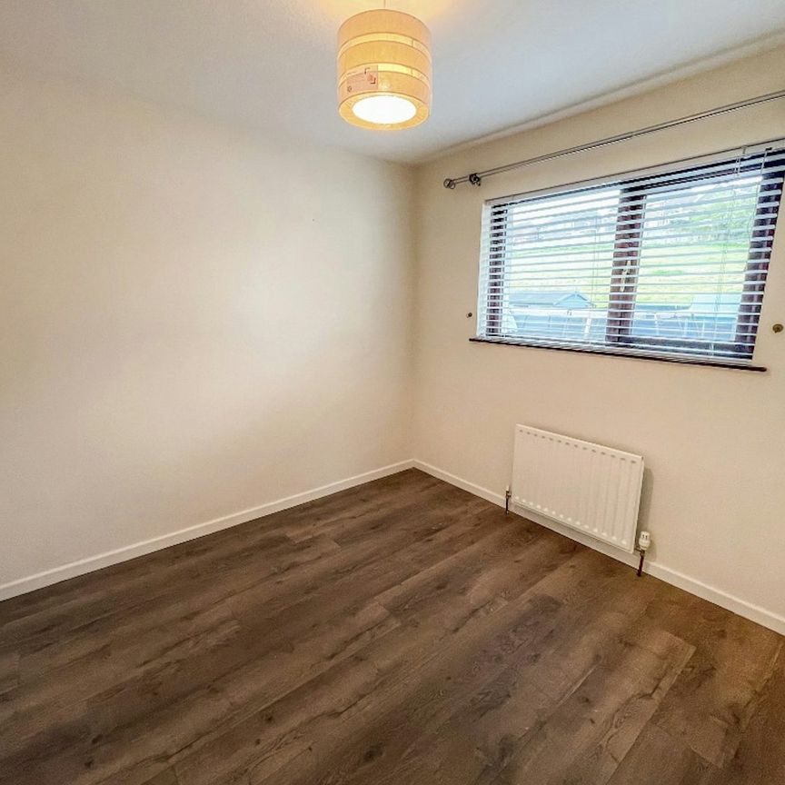 Terraced House to rent on - Photo 1