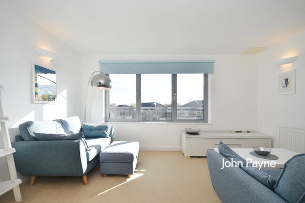 Merbury Close, London, SE28 - Photo 1