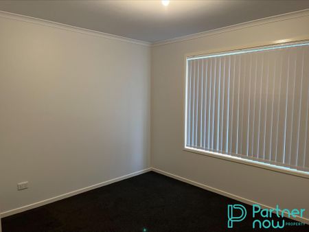 7 Craigends Place, TAMWORTH NSW 2340 - Photo 2