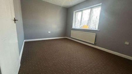 Edwin Phillips Drive, West Bromwich, B71 - Photo 5