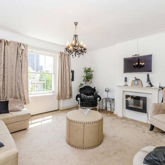 3 bedroom flat to rent - Photo 1