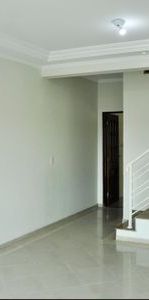 Casa para alugar com 200m², 3 quartos e 3 vagas - Foto 1