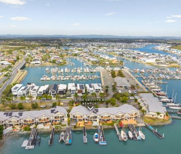 SPARKLING COASTAL TOWNHOUSE WITH CHÍC RENOVATED INTERIOR CONTACT JU... - Photo 5