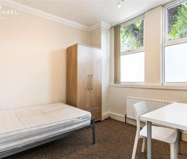 6 bedroom terraced house to rent - Photo 2