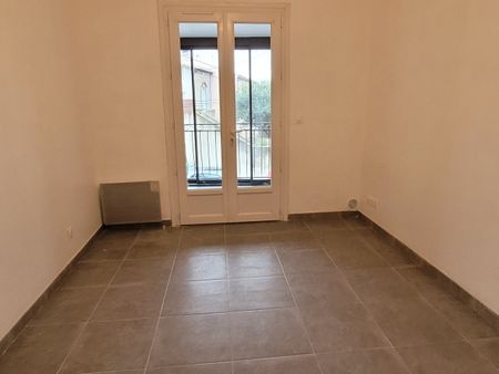 SAINT SATURNIN LES AVIGNON - APPARTEMENT DE 36 M² AVEC TERRASSE (au 1er étage) EN DUPLEX A LOUER - Photo 5