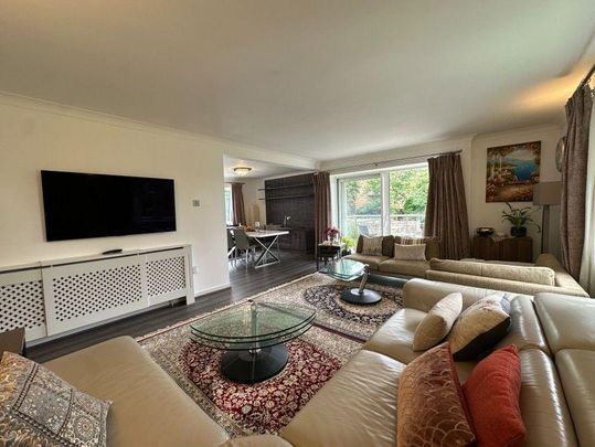 3 bedroom flat to rent - Photo 1
