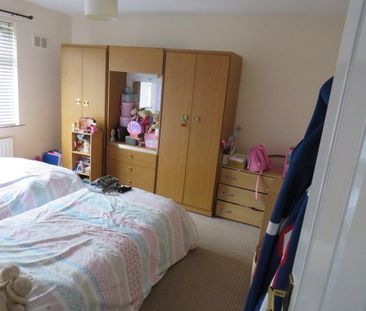 14 Rathmore Avenue, Belfast, BT10 0FT - Photo 4