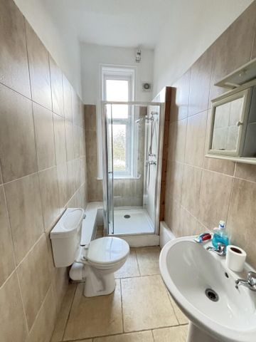 19 Flat 3 Cardigan Road, Leeds, LS6 3AE - Photo 3