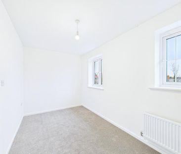 2 bedroom semi-detached house to rent - Photo 2