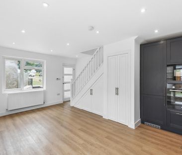 2 bedroom end of terrace house to rent - Photo 1