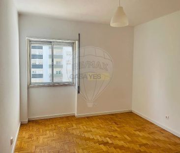 Apartment T4 in Oeiras e São Julião da Barra, Paço de Arcos e Caxias, Oeiras - Photo 1