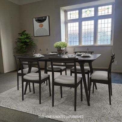 4 bedroom 1.5 bathrooms plus large lounge dining and emormous garage h - Photo 1