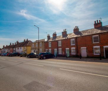 2 bedroom cottage in Long Melford, Suffolk - Photo 2