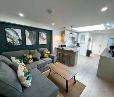 Augustus Road Room 4 - Photo 1